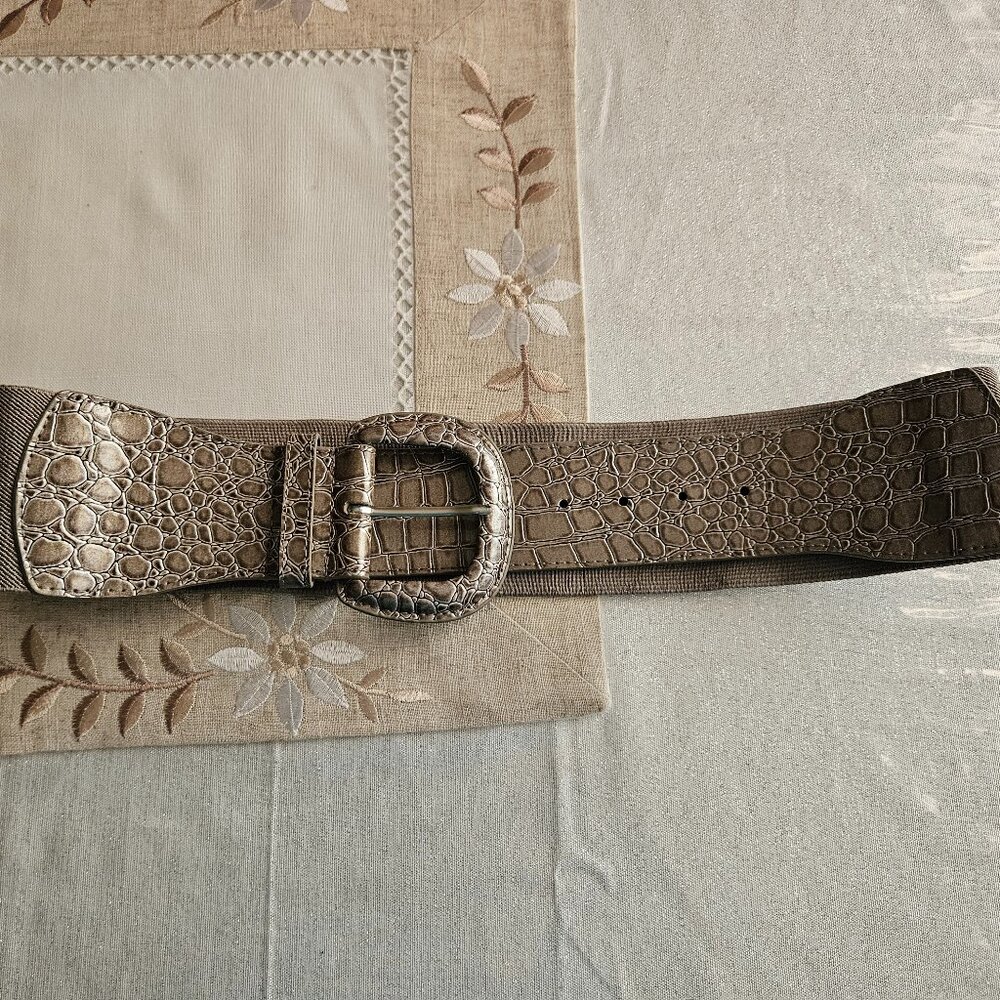 Vintage Neutral Faux Croc Stretch Belt